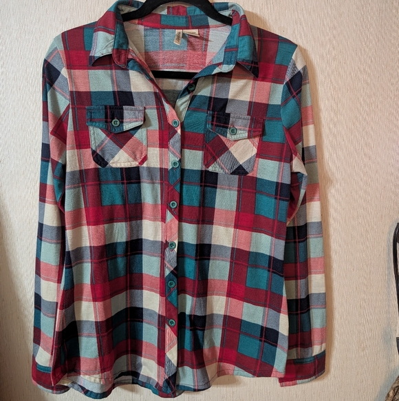 Plaid Button-Up Shirt - Picture 6 of 7